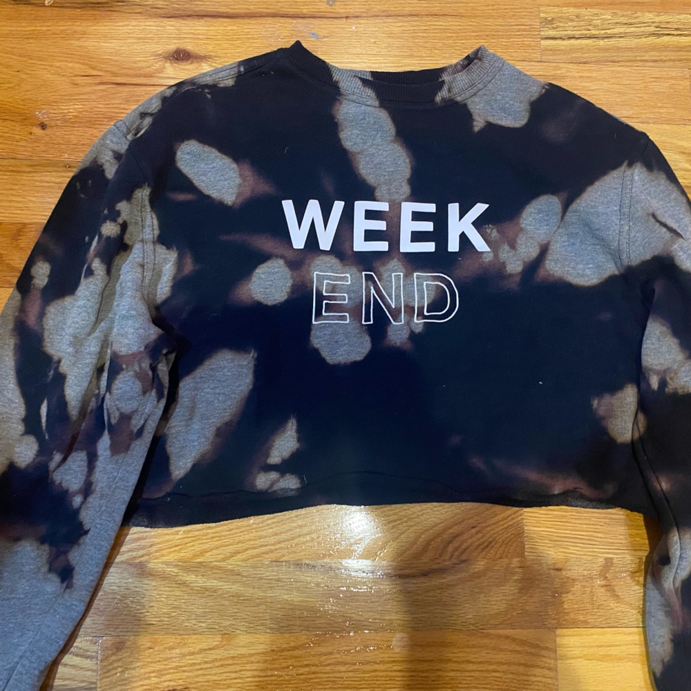 sovereign code tie-dye cropped weekend sweater
